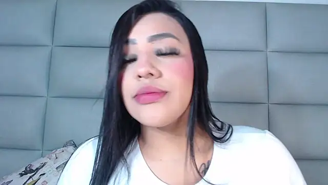 emily brontee  online show from December 27, 2024, 11:50 am