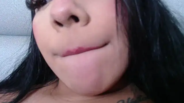 emily brontee  online show from January 3, 2025, 3:33 pm