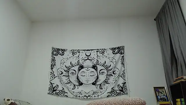 Snapshot of AlinaWoolf_ chatting on December 26, 2024, 1:51 am AlinaWoolf  online show from December 26, 2024, 1:51 am