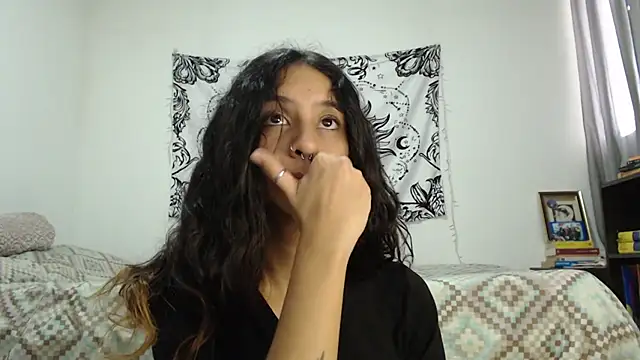 Snapshot of AlinaWoolf_ chatting on December 30, 2024, 6:05 pm AlinaWoolf  online show from December 30, 2024, 6:05 pm