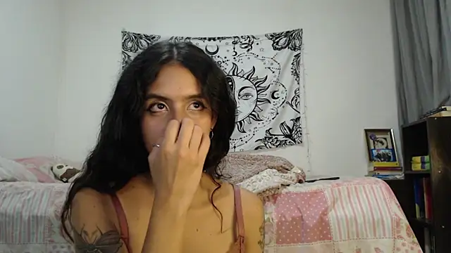 Snapshot of AlinaWoolf_ chatting on January 11, 2025, 8:43 am AlinaWoolf  online show from January 11, 2025, 8:43 am