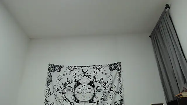 Snapshot of AlinaWoolf_ chatting on January 24, 2025, 4:27 am AlinaWoolf  online show from January 24, 2025, 4:27 am