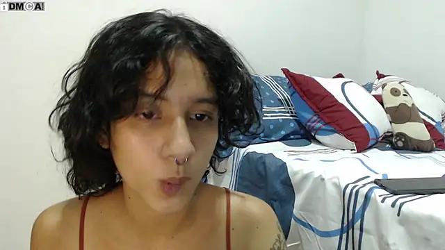 Snapshot of AlinaWoolf_ chatting on October 3, 2025, 2:52 am AlinaWoolf  online show from October 3, 2025, 2:52 am