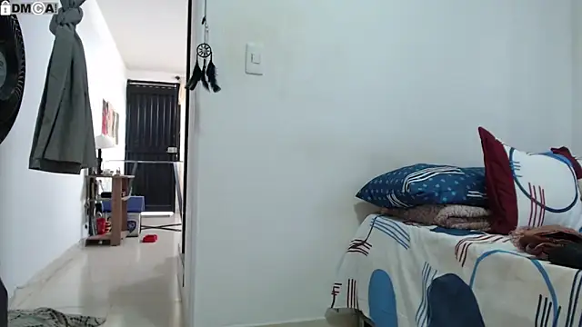 Snapshot of AlinaWoolf_ chatting on October 31, 2025, 4:08 pm AlinaWoolf  online show from October 31, 2025, 4:08 pm