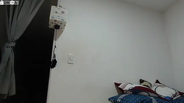 Snapshot of AlinaWoolf_ chatting on November 4, 2025, 4:11 am AlinaWoolf  online show from November 4, 2025, 4:11 am