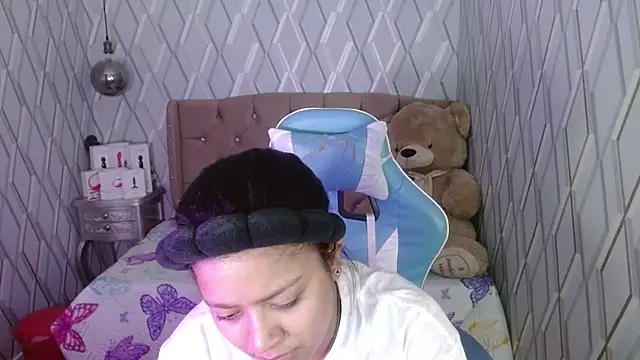 NicolleTaylor online show from February 25, 2025, 3:20 am