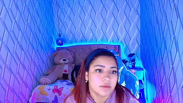 NicolleTaylor online show from November 1, 2025, 3:30 am