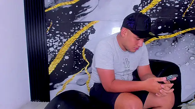 Snapshot of sweethot___ chatting on September 27, 2025, 1:38 pm sweethot online show from September 27, 2025, 1:38 pm