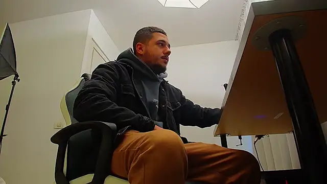 JoshKnights online show from October 7, 2025, 4:42 am