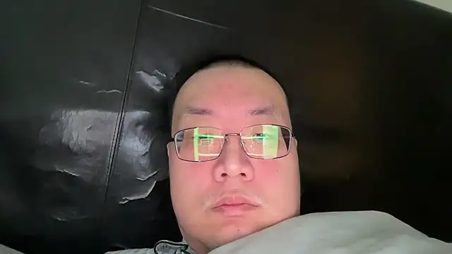 Snapshot of slaveasianboy chatting on December 20, 2024, 5:40 pm slaveasianboy online show from December 20, 2024, 5:40 pm