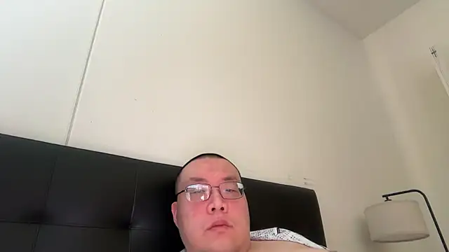 Snapshot of slaveasianboy chatting on December 14, 2025, 2:00 pm slaveasianboy online show from December 14, 2025, 2:00 pm