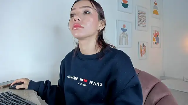 amysc online show from March 18, 2025, 1:53 pm