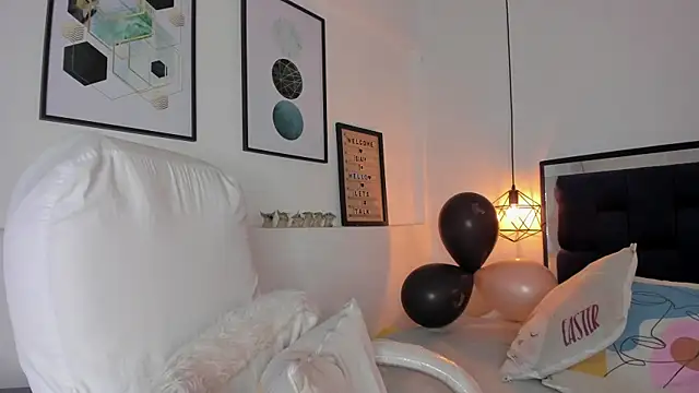 amysc online show from October 30, 2025, 1:34 pm