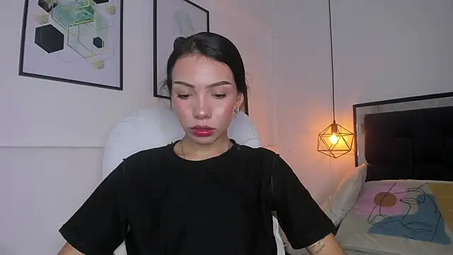 amysc online show from December 15, 2025, 11:36 am