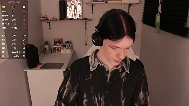 carthylovvve online show from January 4, 2025, 7:34 pm