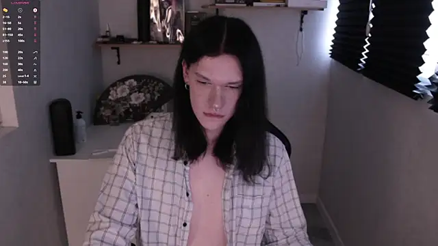 carthylovvve online show from February 1, 2025, 6:54 am