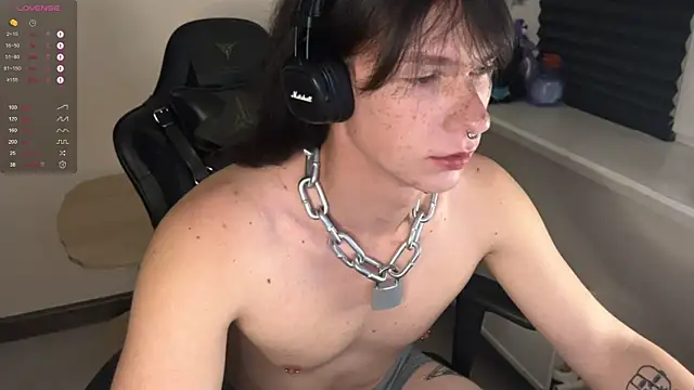 carthylovvve online show from October 14, 2025, 3:35 pm