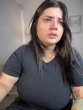 Snapshot of horny_roomiess chatting on October 24, 2025, 9:22 pm horny roomiess online show from October 24, 2025, 9:22 pm