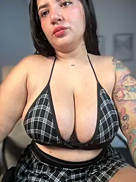 Snapshot of horny_roomiess chatting on November 25, 2025, 11:43 am horny roomiess online show from November 25, 2025, 11:43 am