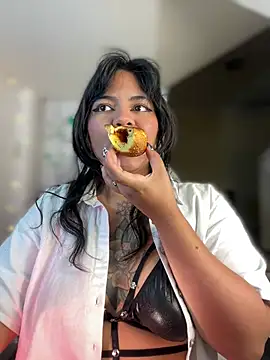 JulianaCastillo online show from January 15, 2025, 4:25 am