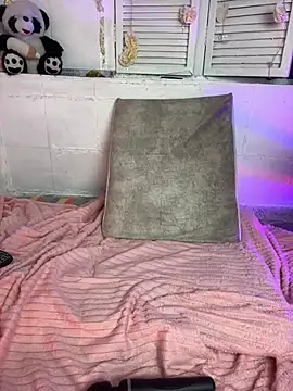 JulianaCastillo online show from January 20, 2025, 12:28 pm