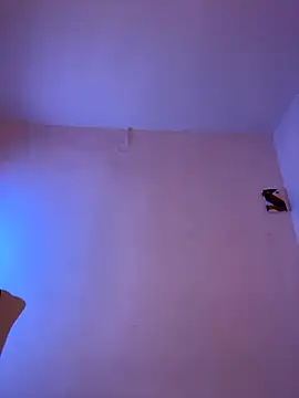 JulianaCastillo online show from November 30, 2025, 9:35 am