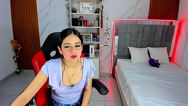 HannaSexyy online show from November 18, 2025, 1:44 am