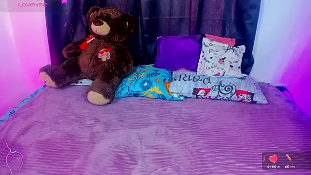 Snapshot of linda_montoya chatting on December 10, 2024, 8:49 pm linda montoya online show from December 10, 2024, 8:49 pm