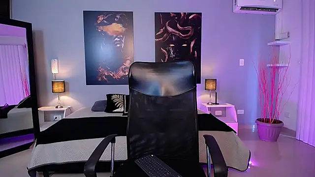 JasmineCampbell  online show from September 9, 2025, 8:19 pm