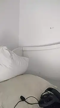 Snapshot of Yeye25199 chatting on October 18, 2025, 1:01 pm Yeye25199 online show from October 18, 2025, 1:01 pm