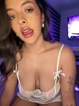 martina duque  online show from March 21, 2025, 1:56 am