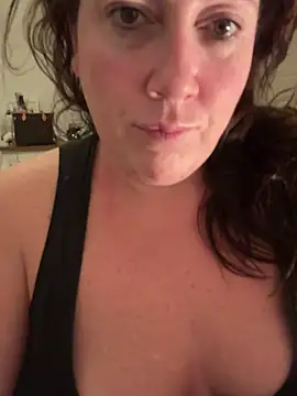 Snapshot of xsexycurvymilf chatting on February 24, 2025, 6:16 am xsexycurvymilf online show from February 24, 2025, 6:16 am