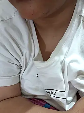 Snapshot of _Redwine_ chatting on March 6, 2025, 1:35 pm Redwine online show from March 6, 2025, 1:35 pm