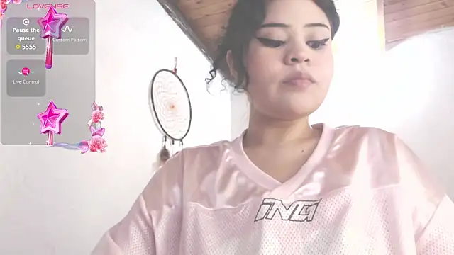 Amara18  online show from December 3, 2025, 1:57 am