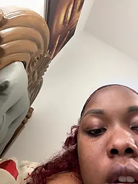 SSEXYBUBBLEBUTT101 online show from February 4, 2025, 10:13 pm