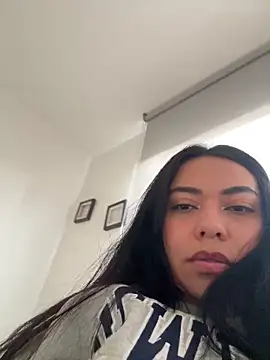 PetitLumiere online show from February 7, 2025, 1:01 pm