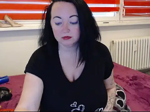 Alexie33 online show from February 11, 2025, 2:02 pm