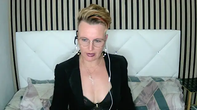 xxNoeliaxx online show from December 22, 2024, 11:22 am