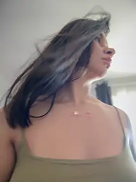 Snapshot of Simply_the_best chatting on October 30, 2025, 1:01 pm Simply the best online show from October 30, 2025, 1:01 pm