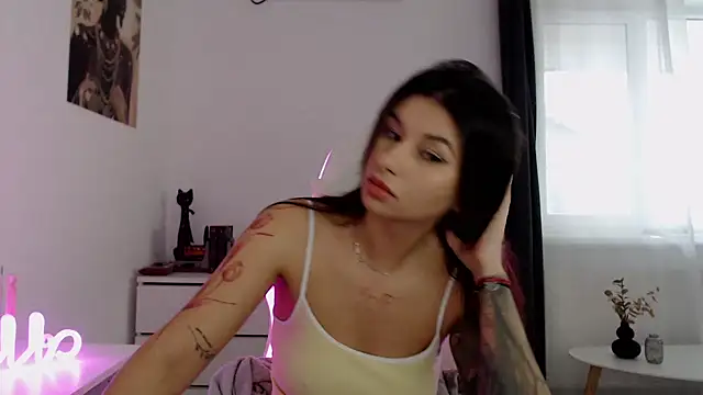 Snapshot of Simply_the_best chatting on November 28, 2025, 1:25 pm Simply the best online show from November 28, 2025, 1:25 pm