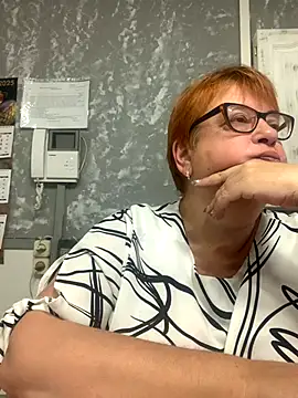 Snapshot of Klio5678 chatting on November 4, 2025, 1:43 pm Klio5678 online show from November 4, 2025, 1:43 pm