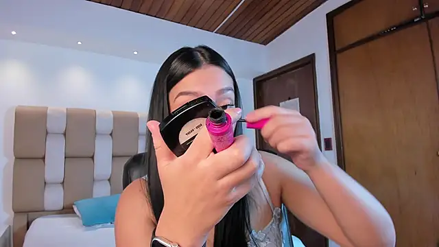 Snapshot of carina_rossi chatting on December 3, 2025, 11:30 am carina rossi online show from December 3, 2025, 11:30 am