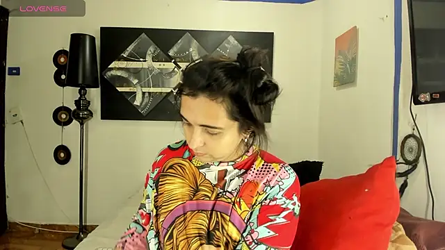 SARAMISHA online show from September 11, 2025, 2:28 pm