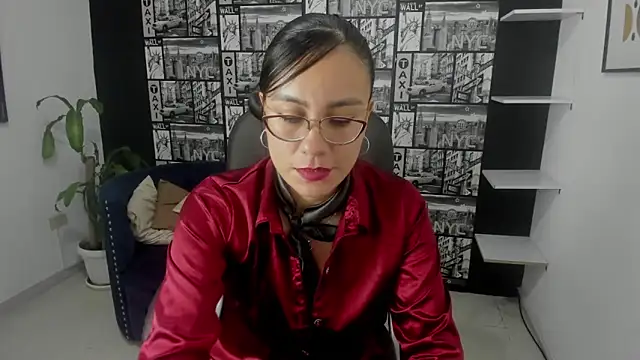 Snapshot of Agata-Moon chatting on March 5, 2025, 6:34 pm Agata-Moon online show from March 5, 2025, 6:34 pm