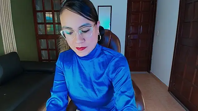 Snapshot of Agata-Moon chatting on November 10, 2025, 2:05 pm Agata-Moon online show from November 10, 2025, 2:05 pm