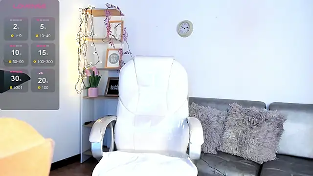 Snapshot of Issa_cooper chatting on November 3, 2025, 2:51 pm Issa cooper online show from November 3, 2025, 2:51 pm