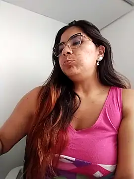 Snapshot of Luna_Dumont chatting on February 16, 2025, 8:55 pm Luna Dumont online show from February 16, 2025, 8:55 pm