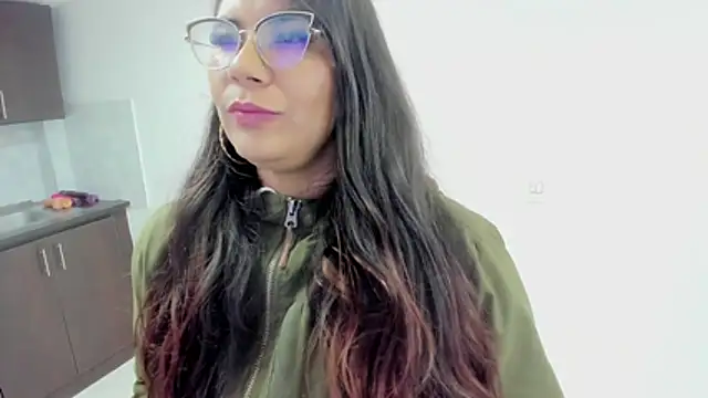 Snapshot of Luna_Dumont chatting on November 15, 2025, 11:07 am Luna Dumont online show from November 15, 2025, 11:07 am