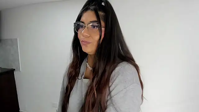 Snapshot of Luna_Dumont chatting on November 16, 2025, 11:21 pm Luna Dumont online show from November 16, 2025, 11:21 pm