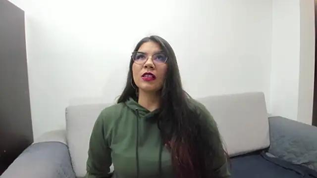 Snapshot of Luna_Dumont chatting on December 4, 2025, 11:08 am Luna Dumont online show from December 4, 2025, 11:08 am